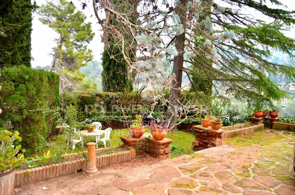 Giardino - Luxury Farmhouse with Pool in Castellví de Rosanes