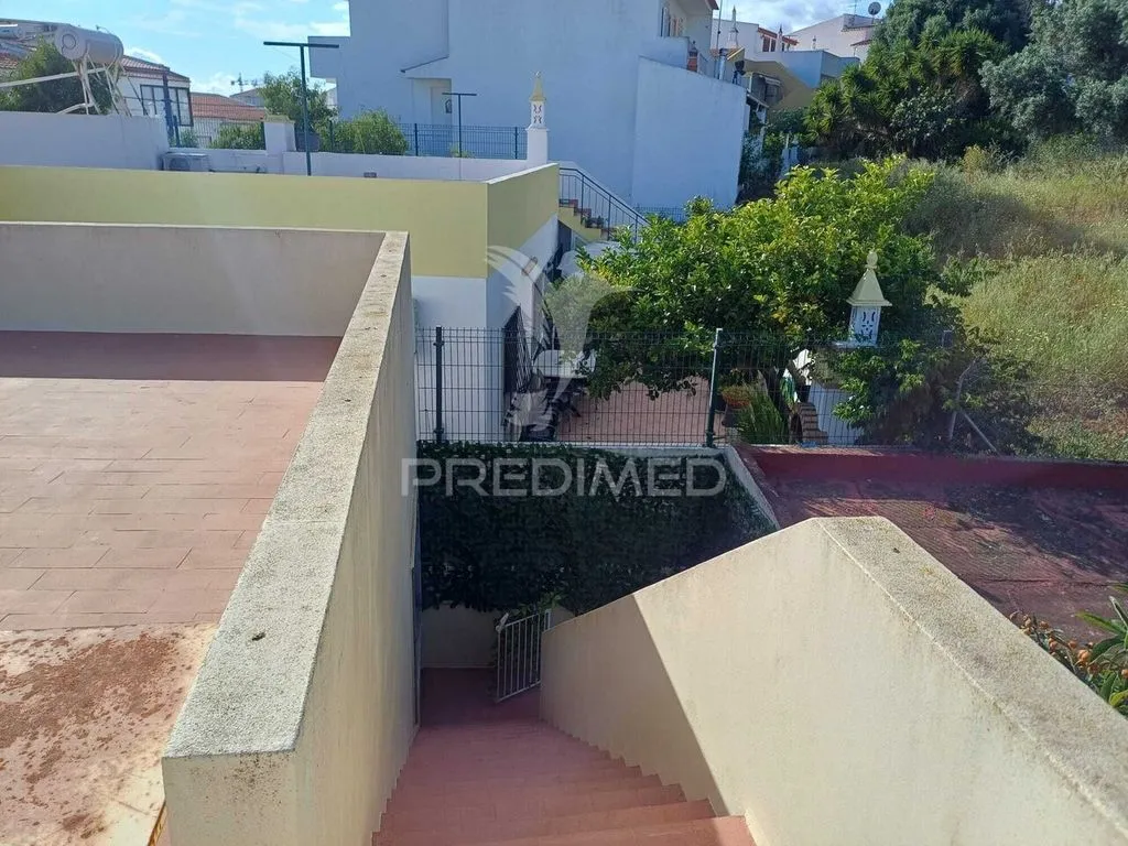 Toad - Luxury Villa with Versatile Space in Portimão