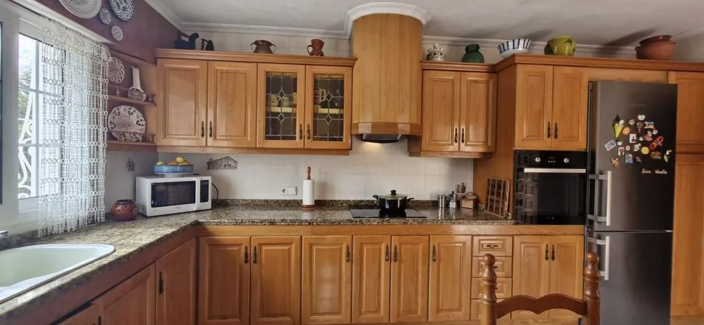 Cuisine - Luxury Villa with Garden in Mutxamel