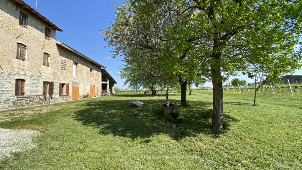 Aed - Rustic House with Garden in Ormelle