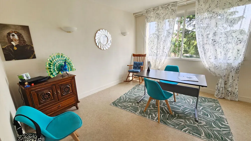Bureau - Appartement avec vue dégagée et balcon à Evreux
