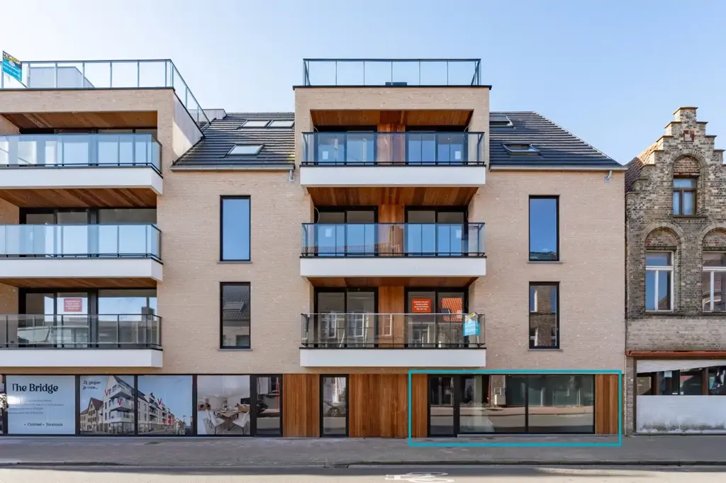 Exterior - New Commercial Unit with High Visibility in Veurne