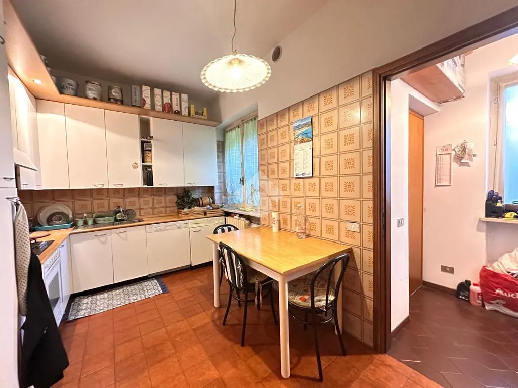 Cuisine - First-Floor Apartment with Private Porch in Mozzo