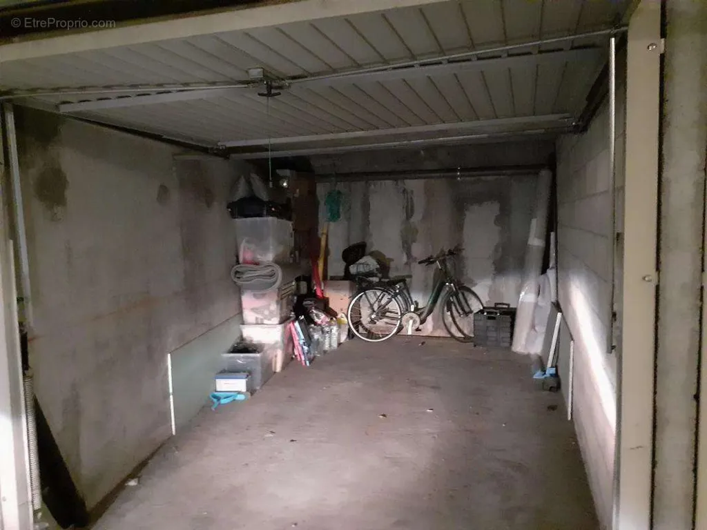 Garage - Appartement avec terrasse-jardin au Cannet
