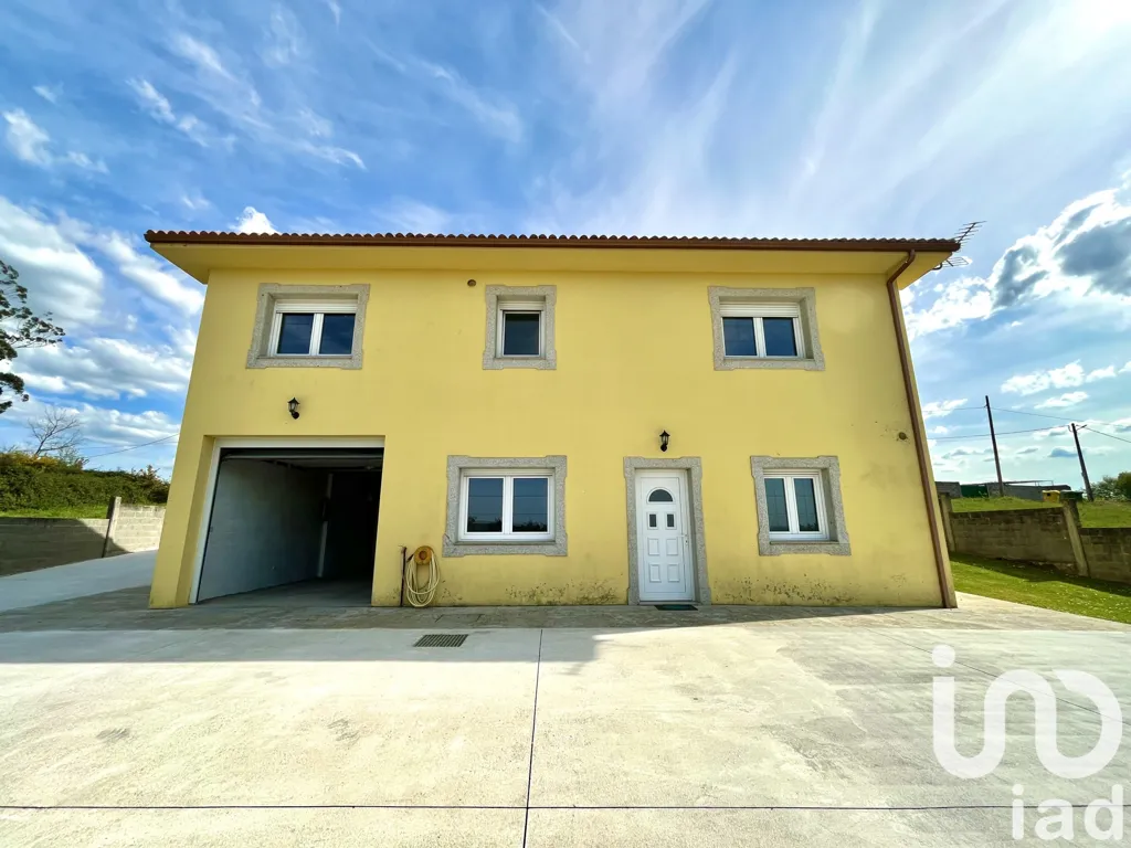 Välivaade - Spacious House with Extensive Garden in Coirós