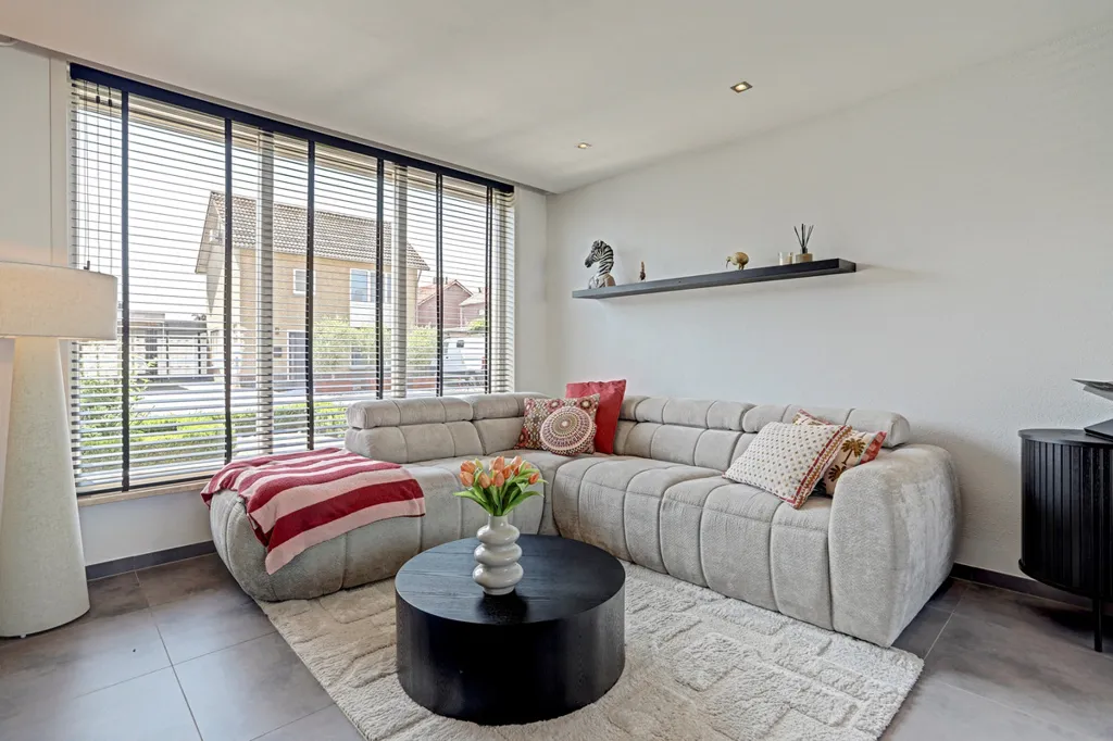 Séjour - Modernised Two-Storey House with Garden in Reusel