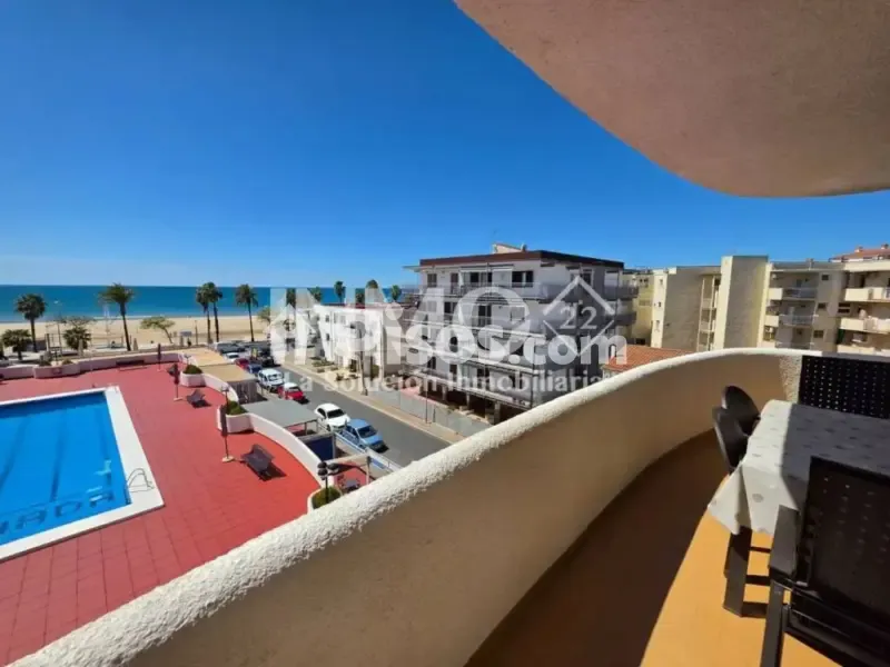 Rõdu - Seafront Apartment with Pool in Cambrils