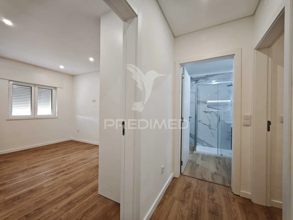 Esik - Remodelled T3 Apartment with Central Location in Coruche