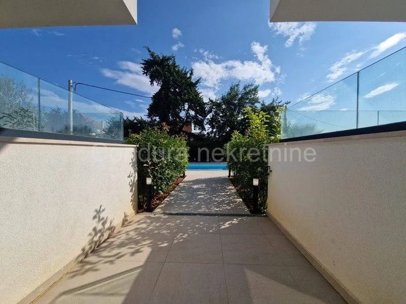 Bassein - Apartment with Pool in Ugljan