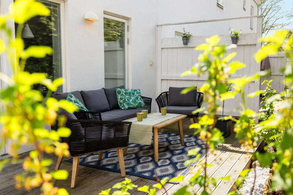 Terrass - Modern Flat with House-Style Feel in Central Älta