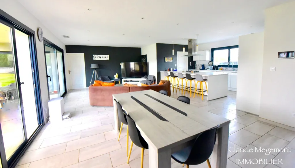 Salle à manger - Maison Contemporaine avec Piscine près de Lavaur