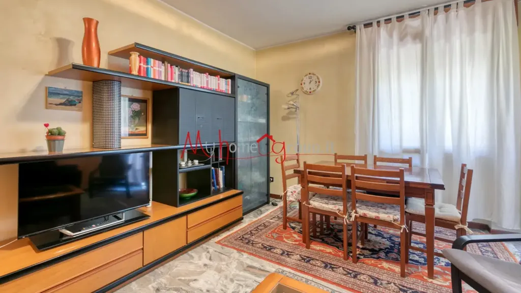 Living Room - Four-Bedroom Apartment with Balconies in Padova