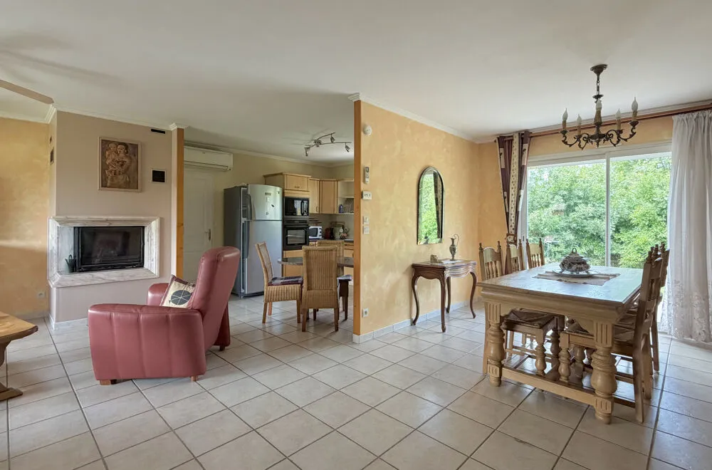 Salle à manger - Maison de Plain-Pied avec Jardin à Massillargues-Attuech