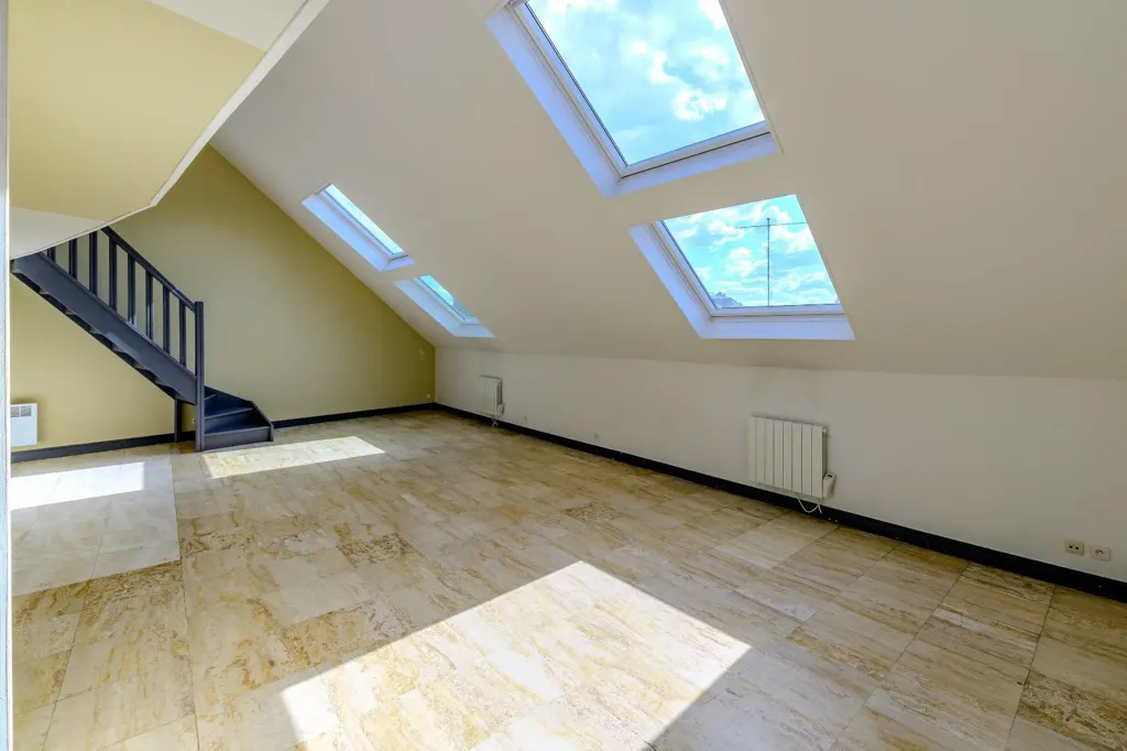 Toad - Duplex Apartment with City Centre Location in Saint-Quentin