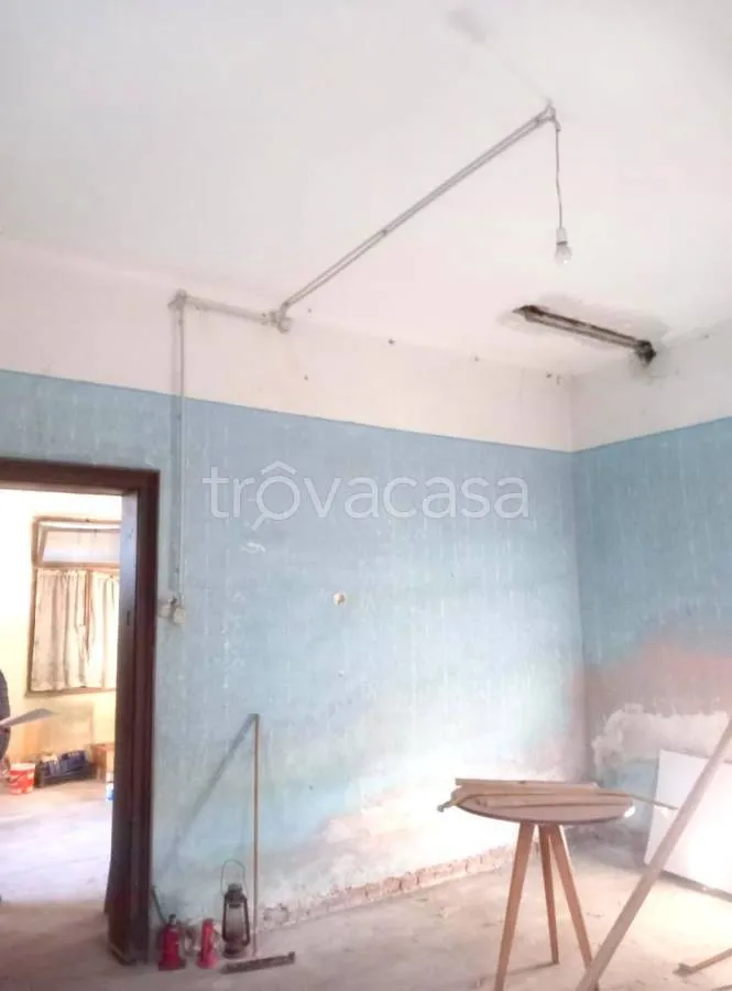 Toad - Villa for Renovation with Garden in Cormons