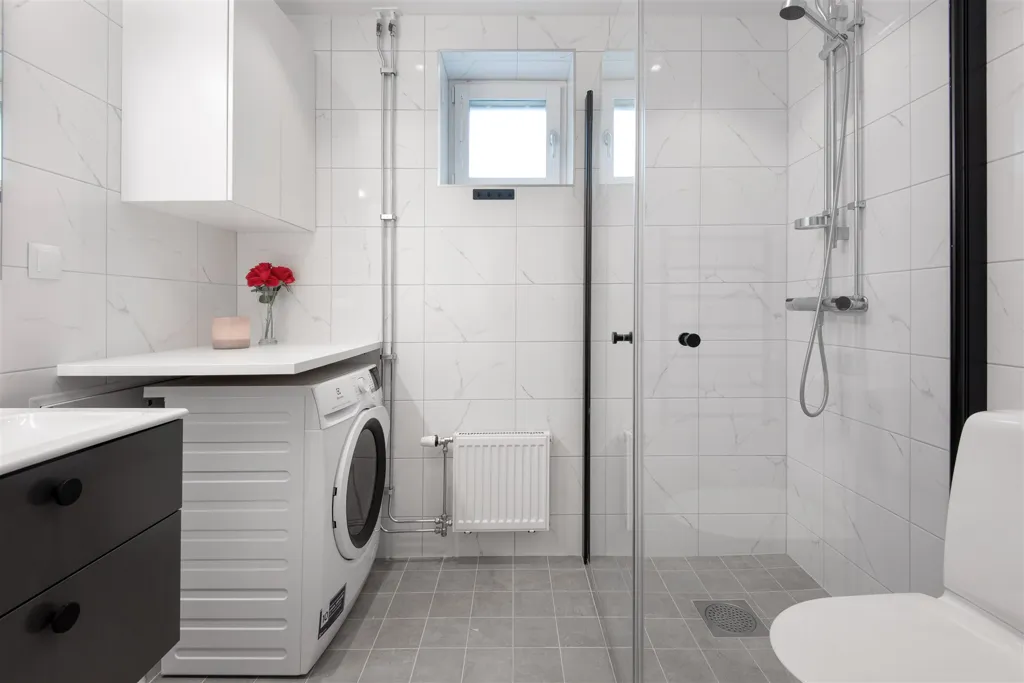 Badezimmer - Newly Built Apartment with Balcony in Vegastaden