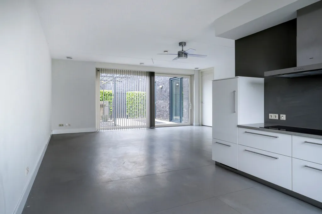 Köök - Modern Flat-Plan House with Patio in Kapelle