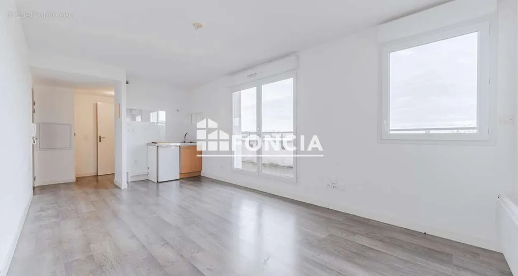 Pièces - Studio avec Vue Imprenable à Tours