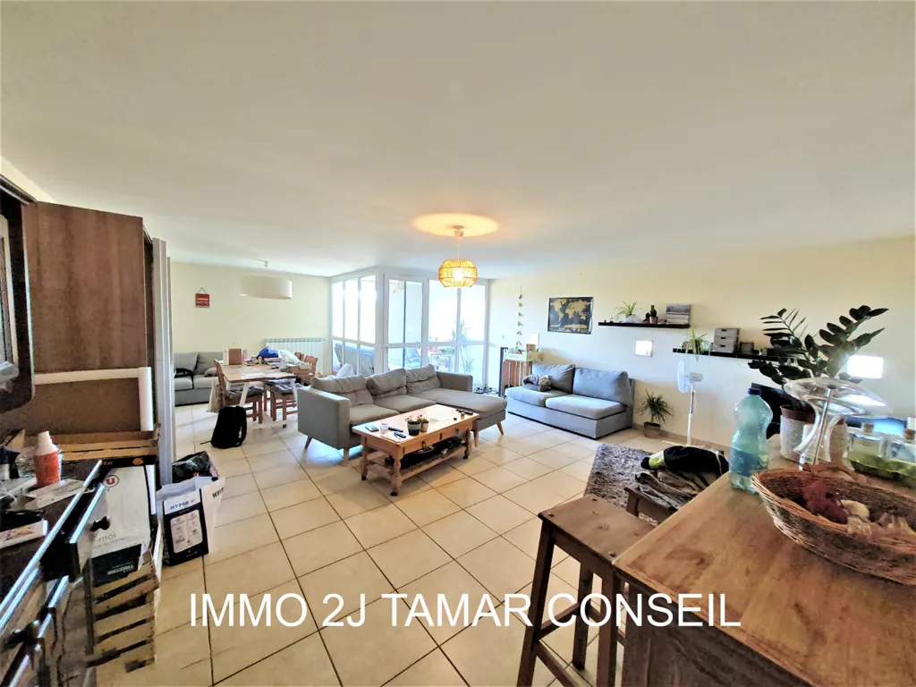 Elutuba - Renovated T3 Apartment in Cadenet