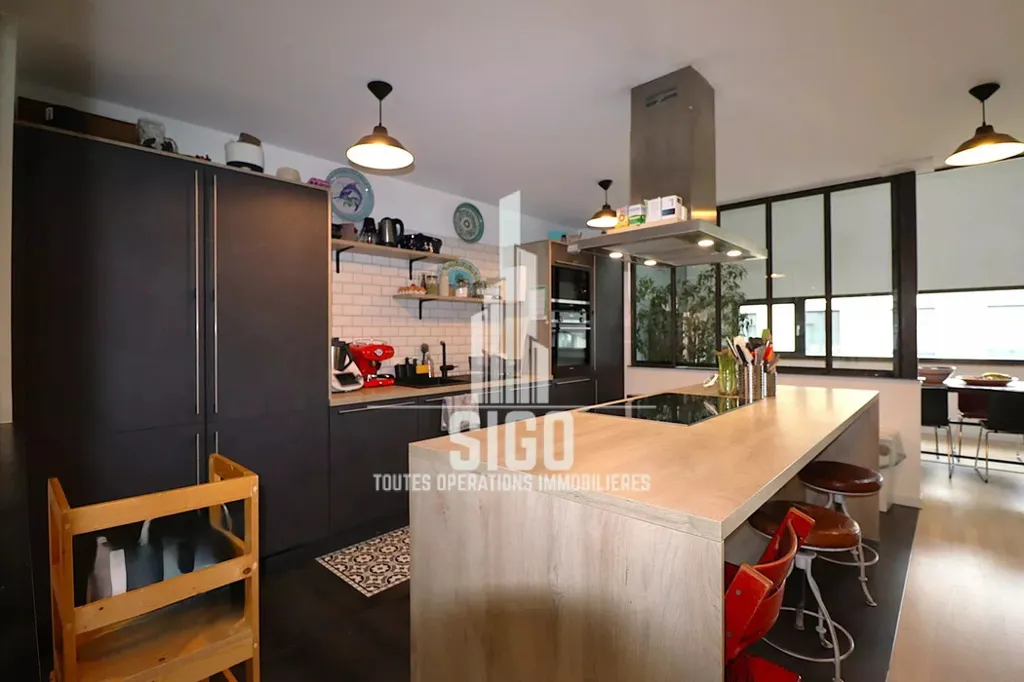 Cuisine - Maison Libre de 3 Façades avec Hauteur Cathédrale à Hesperange