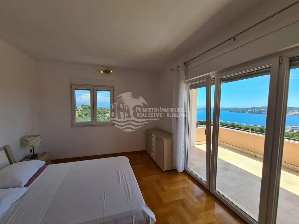 Magamistoad - Penthouse with Sea View near Trogir