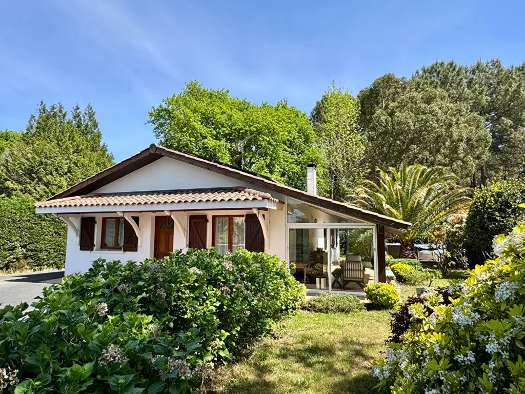 Extérieur - Maison Traditionnelle avec Jardin en Environnement Calme