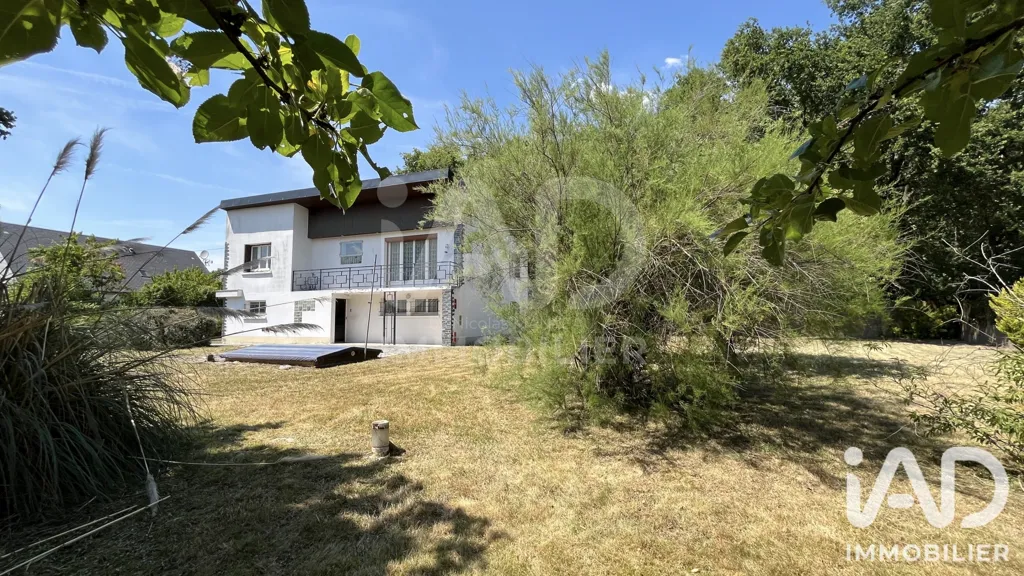 Giardino - House with Renovation Potential in Saran