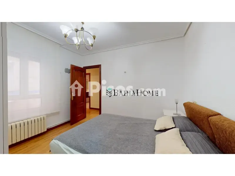 Chambres - Fully Furnished Flat with Balcony in Santander