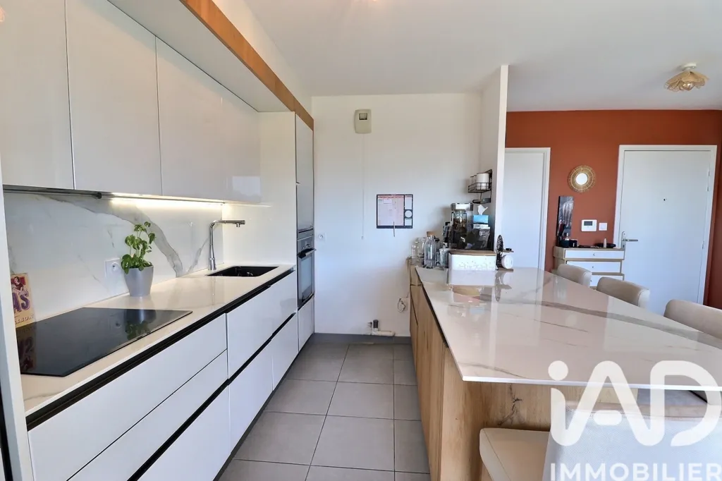 Köök - Modern Apartment with Panoramic Terrace in Marseille 13009