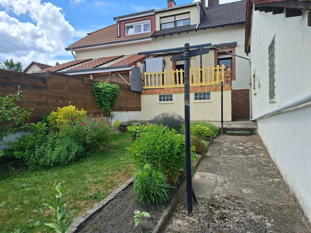 Jardin - Maison avec Terrasse et Jardin en Centre-Ville de Stiring Wendel