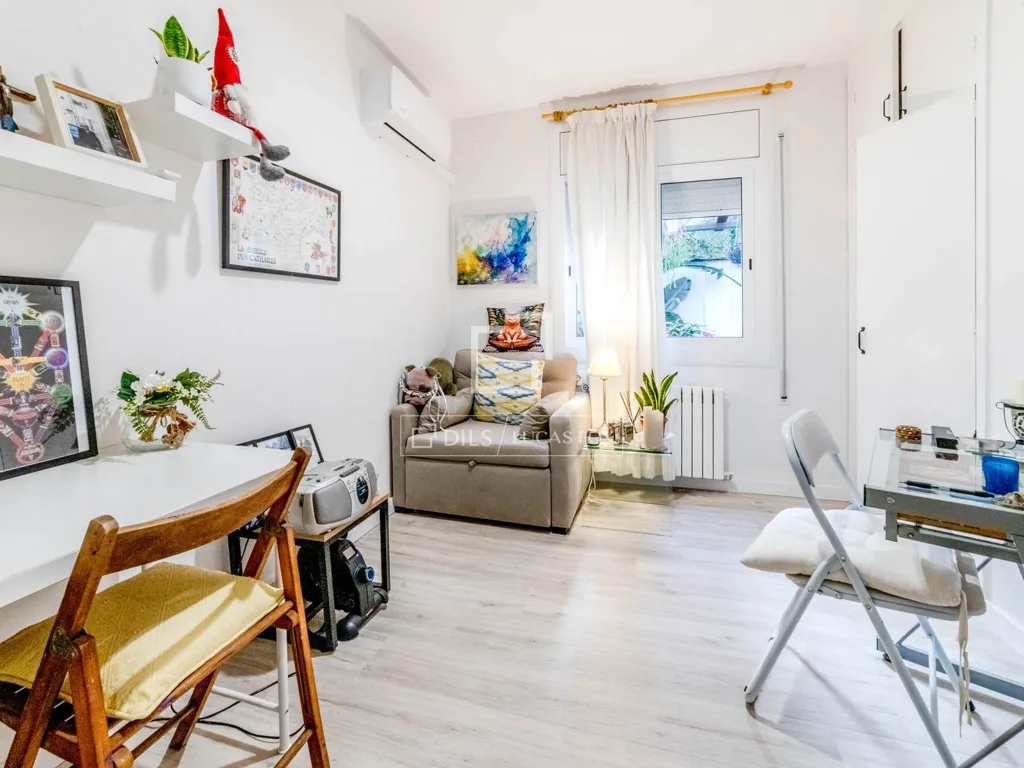 Bureau - Ground Floor Apartment with Terrace in Sitges