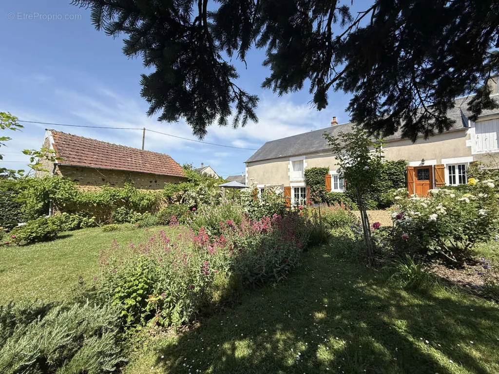 Jardin - Maison Rénovée avec Parc à Crezancy-En-Sancerre