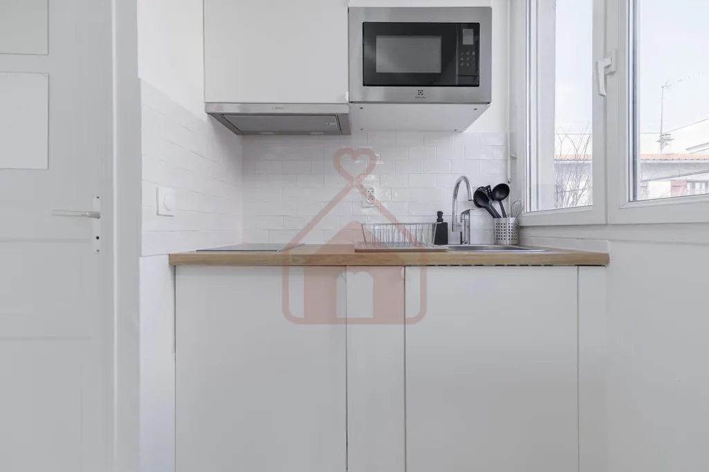 Cuisine - Studio Refait à Neuf avec Métro à Villejuif