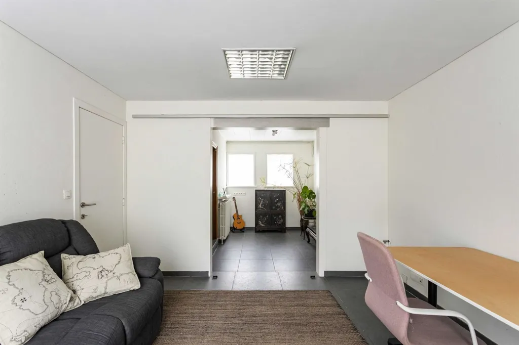 Elutuba - Contemporary Family Home with Multi-functional Space in Lievegem