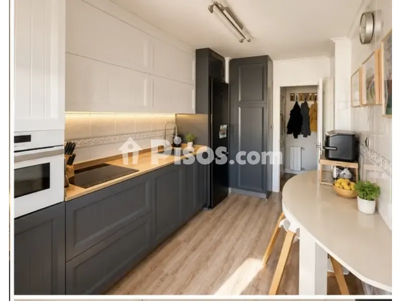 Cuisine - Bright Duplex Apartment with Terrace in Lauaxeta