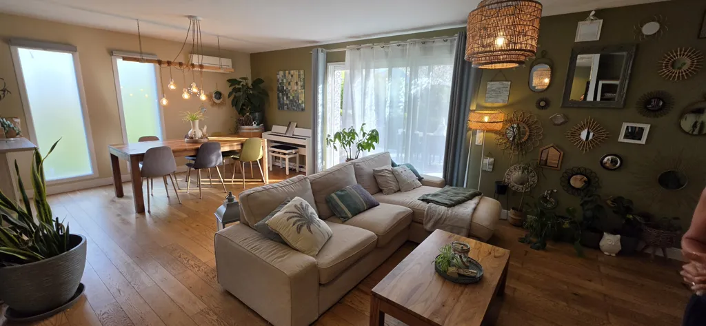 Living Room - Villa with Pool and Garden in Candillargues