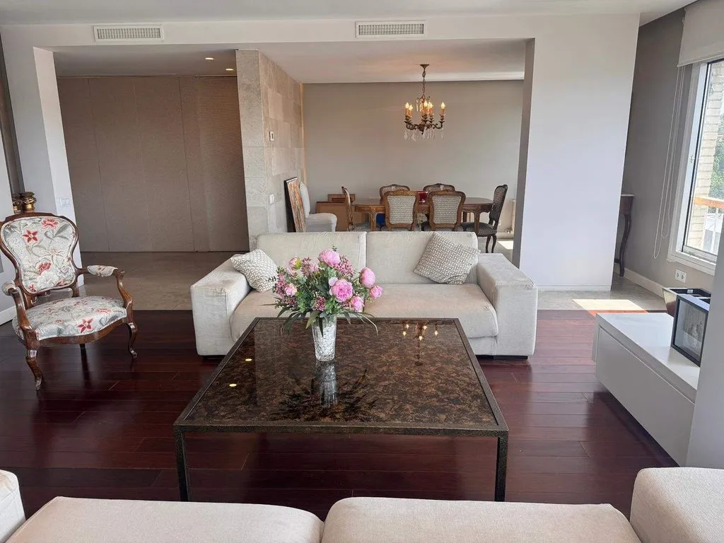 Living Room - Luxury Flat with Pool on Arroyofresno Street, Madrid