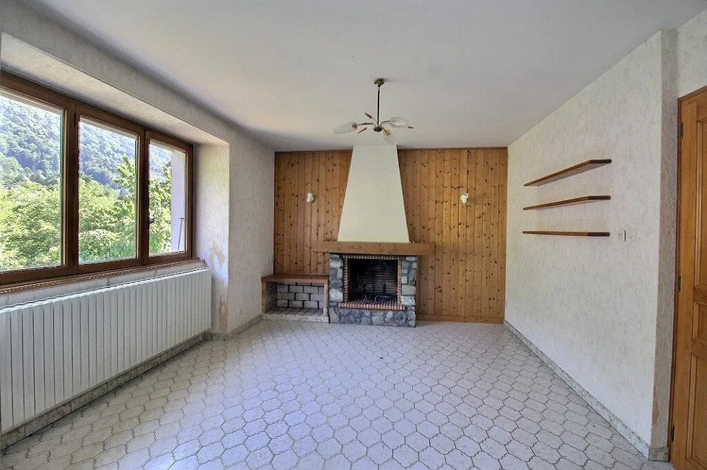 Living Room - 4-Piece Flat with Balcony in Orcier