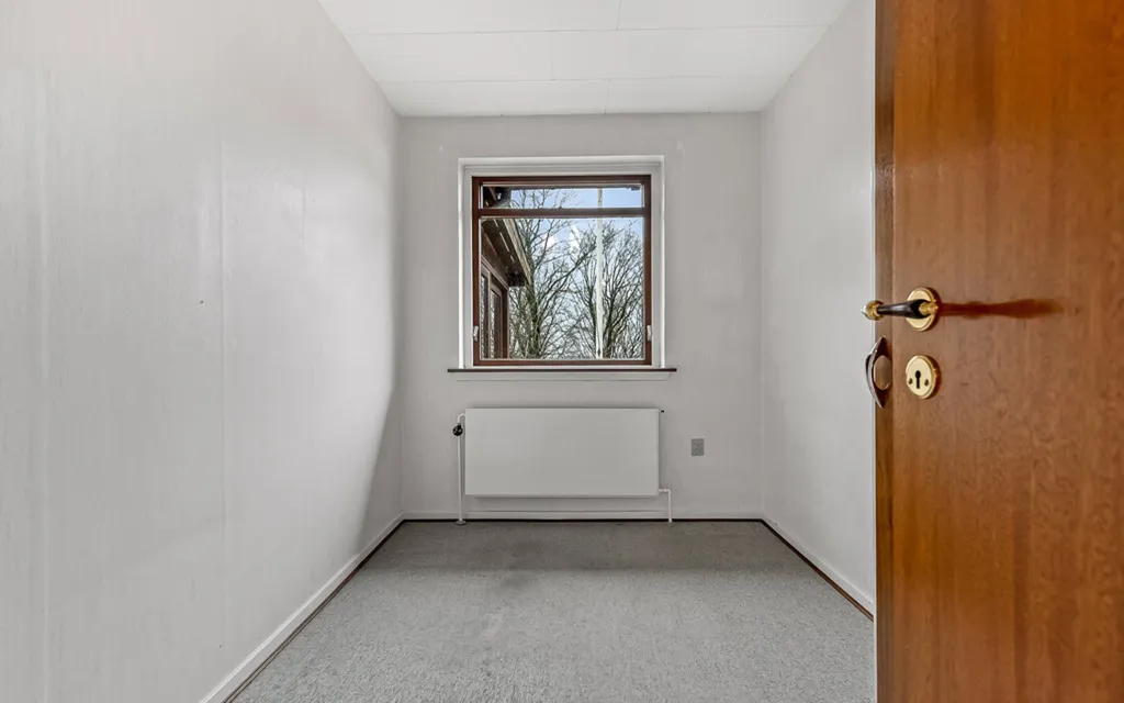 Esik - House with Forest View in Uhrhøj
