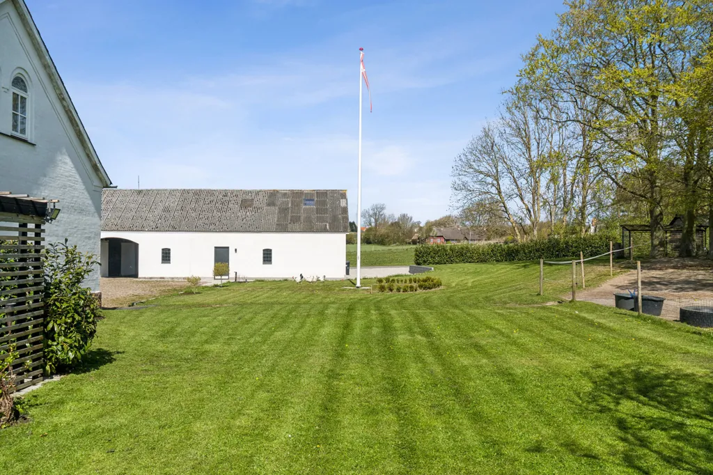 Garden - Farmhouse with Equestrian Facilities in Haarby
