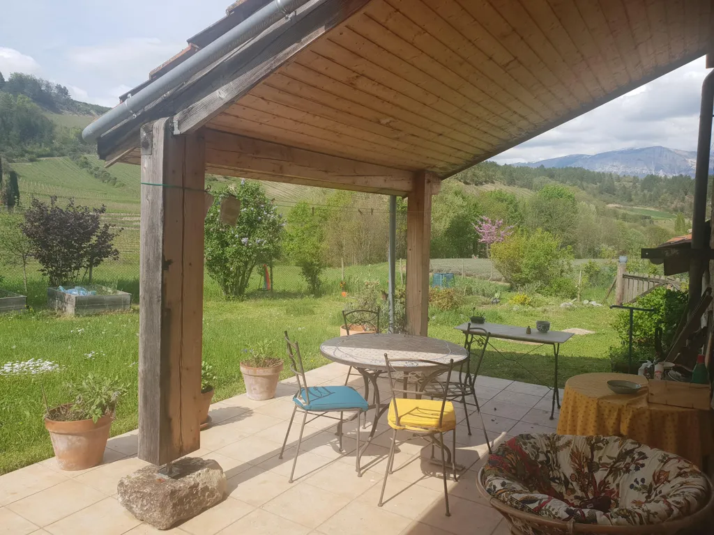 Terrass - Bright House with Mountain View in Barnave