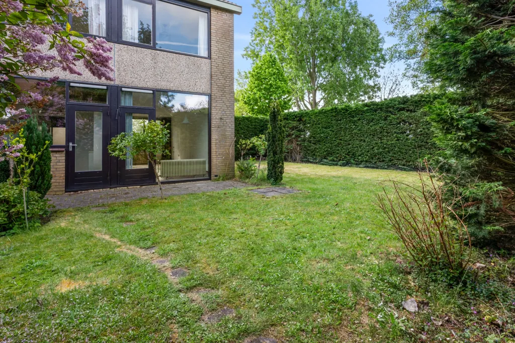 Jardin - Corner House with Garden in Zeist