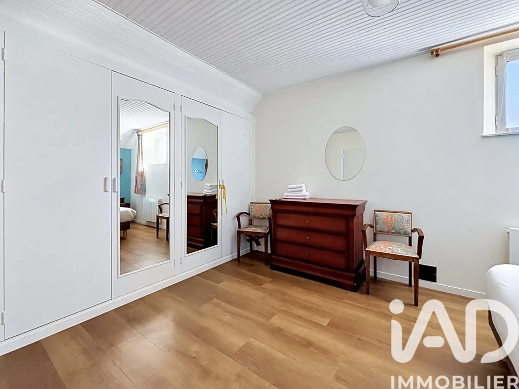 4-toaline maja asukohas Dinan