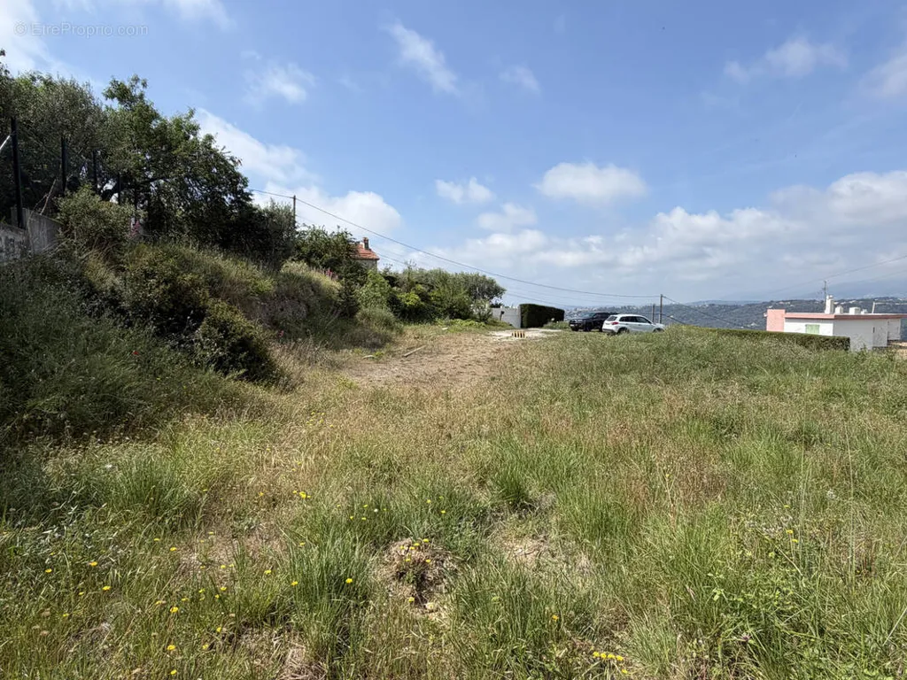 Aed - Large Plot with Panoramic Mountain View in Nice