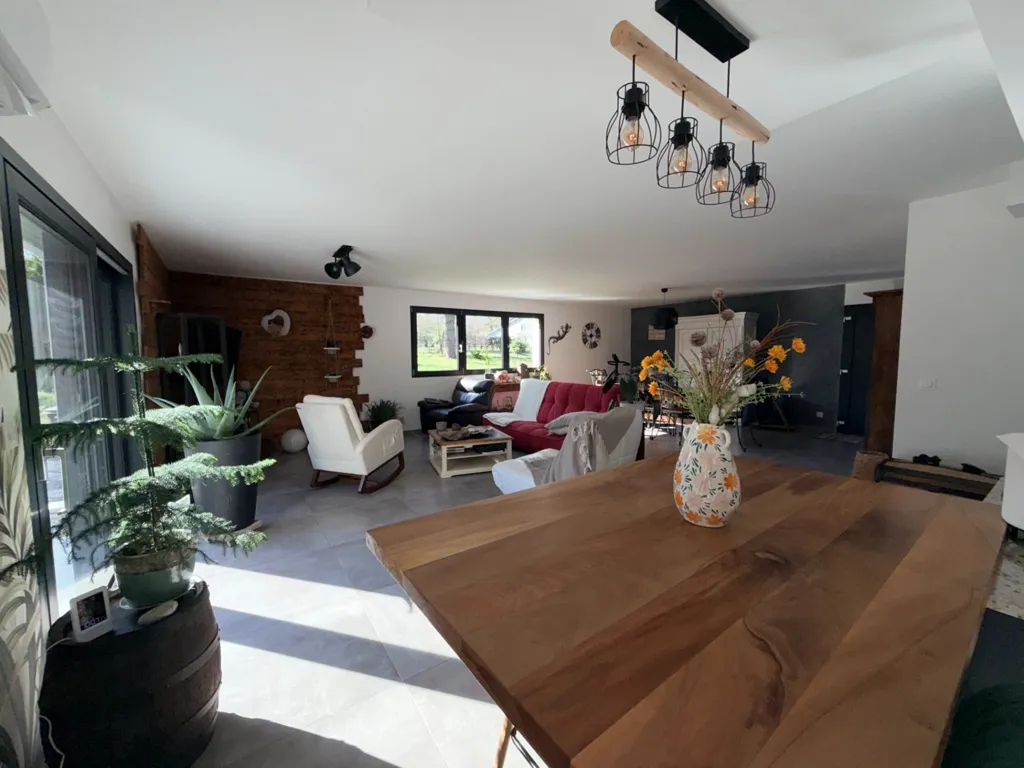 Dining Room - Contemporary House with Pool and Spa in Escource