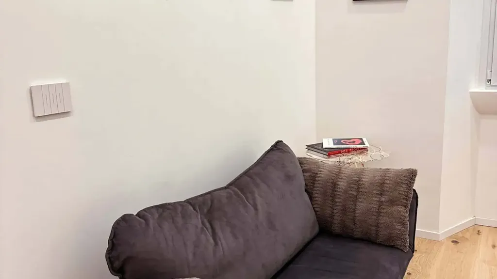 Elutuba - Modern Studio with Design Elements in Milan