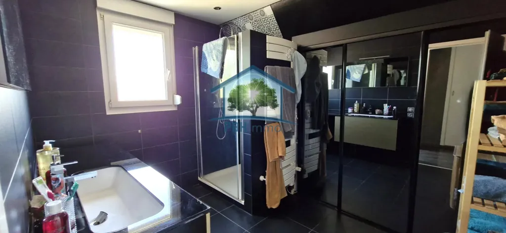 Salles de bain - Appartement Duplex avec 3 Espaces Extérieurs à Ingwiller