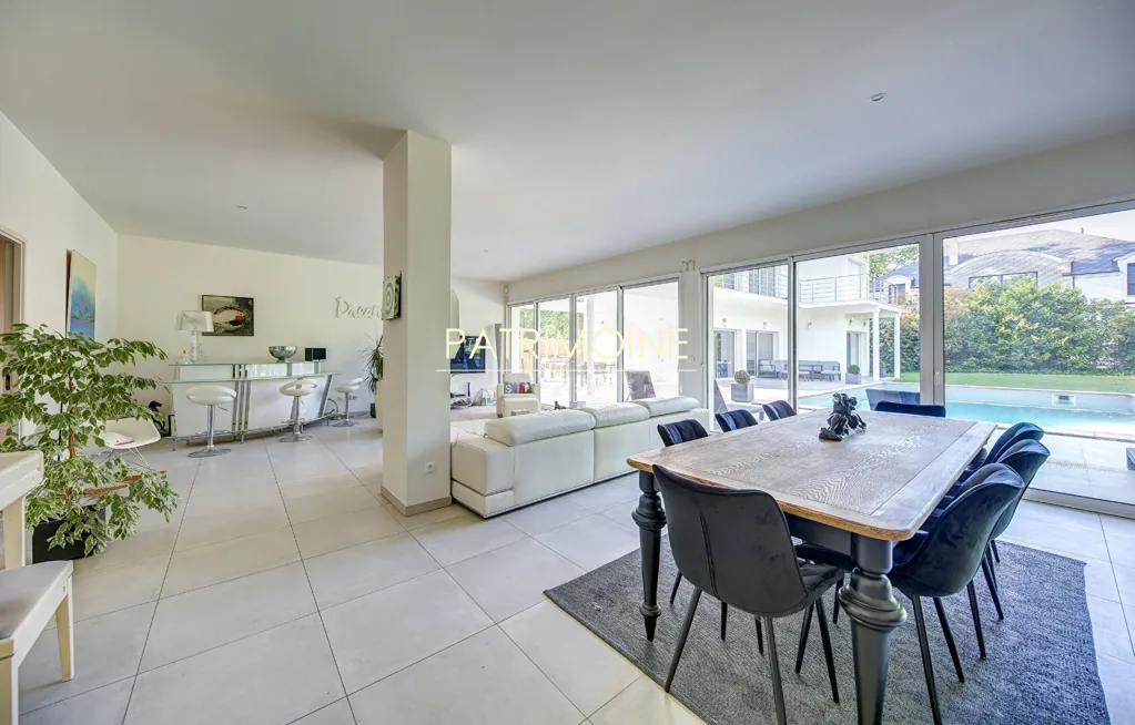 Sala da pranzo - Architectural House with Pool in Feucherolles