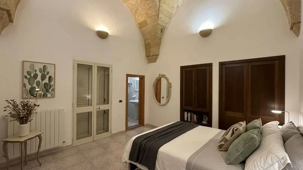 Magamistoad - Functional Flat with Private Courtyard in Casarano