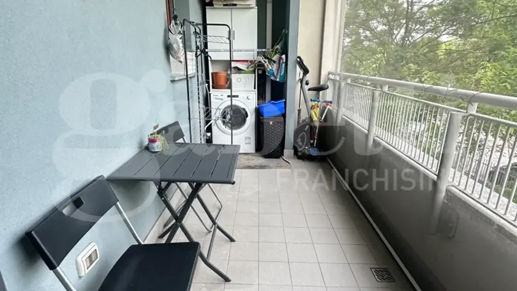 Balcon - Modernised 2-Bedroom Apartment in Milan